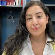 Juriste donne cours de soutien en droit à distance